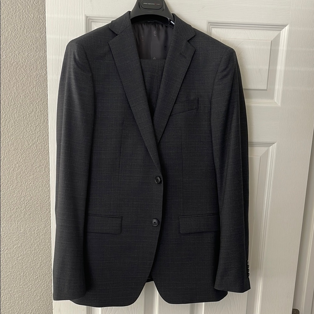 Men's John Varvatos Suit